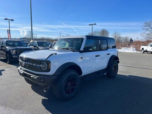 New 2025 Ford Bronco Badlands image 3