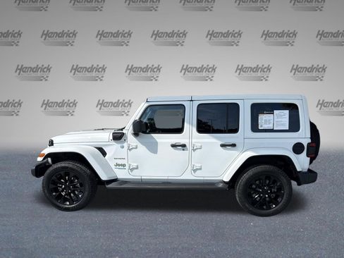 Used 2022 Jeep Wrangler Unlimited Sahara w/ Cold Weather Group AWD/4WD image 7