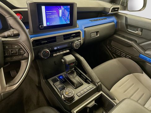 Used 2025 Toyota Tacoma TRD Off-Road image 26