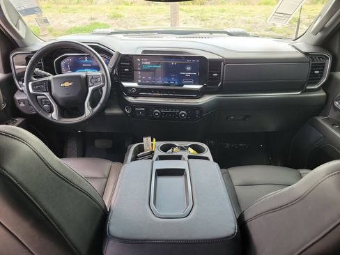 Used 2024 Chevrolet Silverado 2500 LTZ AWD/4WD image 15