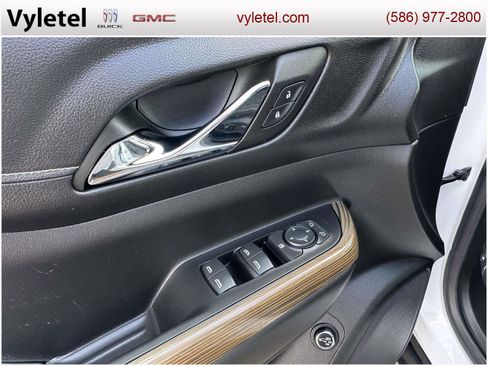 Certified 2023 GMC Acadia SLE w/ Driver Convenience Package image 16