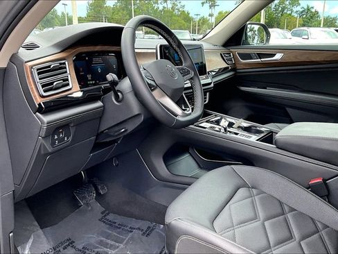 Certified 2026 Volkswagen Atlas SE w/ Black Wheel Package AWD/4WD image 14