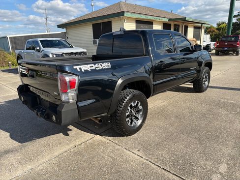 Used 2021 Toyota Tacoma TRD Off-Road image 8