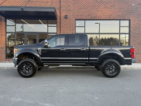 Used 2019 Ford F250 King Ranch w/ King Ranch Ultimate Package image 3