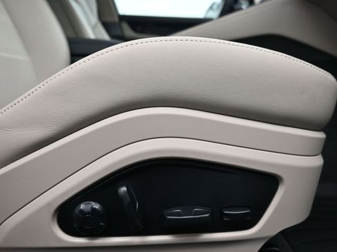 Used 2025 Porsche Panamera image 14