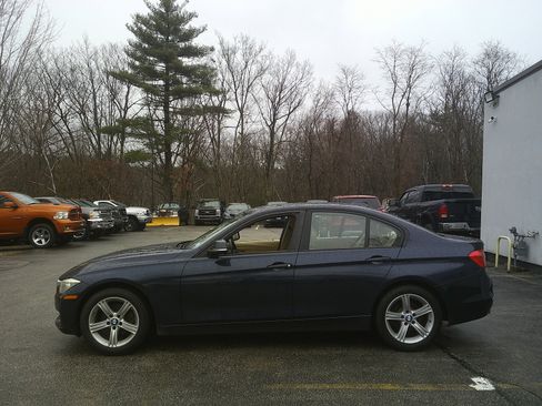Used 2013 BMW 328i xDrive Sedan AWD/4WD image 7