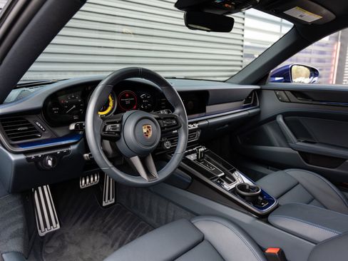 Certified 2024 Porsche 911 Carrera GTS RWD image 4