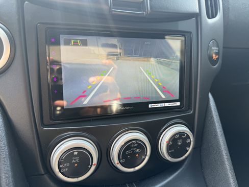 Used 2011 Nissan 370Z Touring w/ Sport Pkg image 12