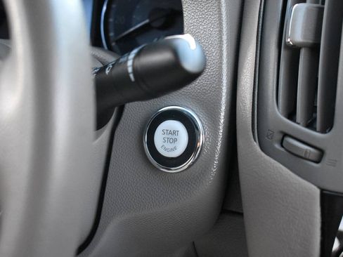 Used 2010 INFINITI G37 Convertible w/ Premium Pkg RWD image 39