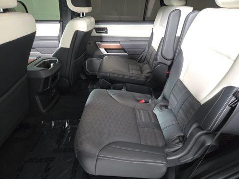 Used 2025 Toyota Sequoia Capstone AWD/4WD image 5