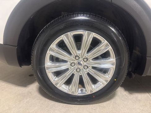 Used 2020 Ford Explorer Limited image 33