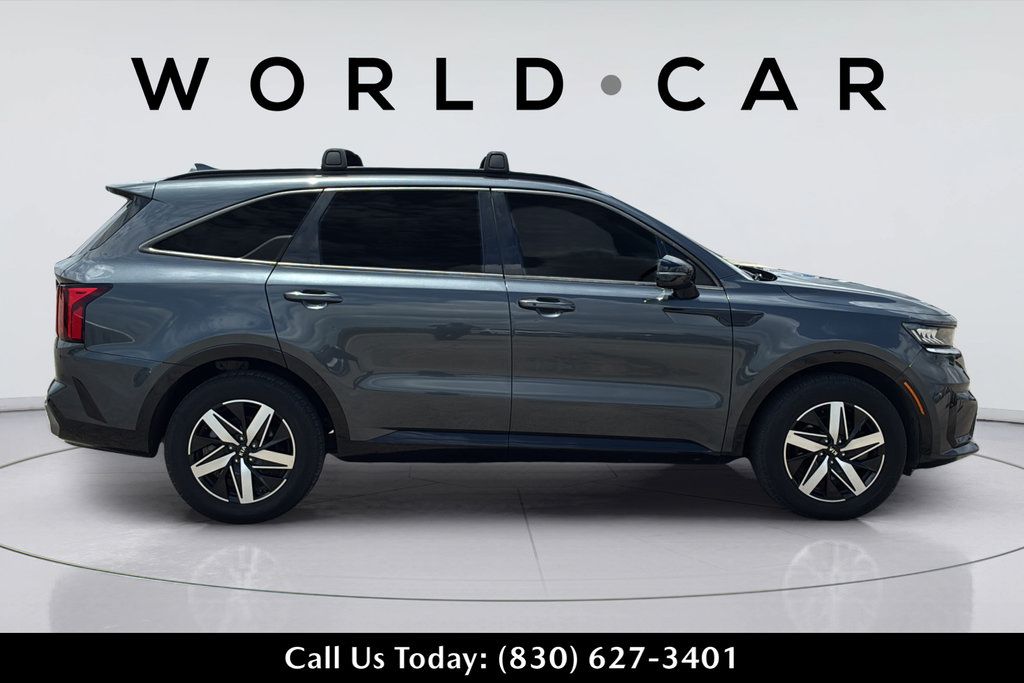 Used 2021 Kia Sorento S FWD image 3