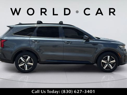 Used 2021 Kia Sorento S FWD image 3