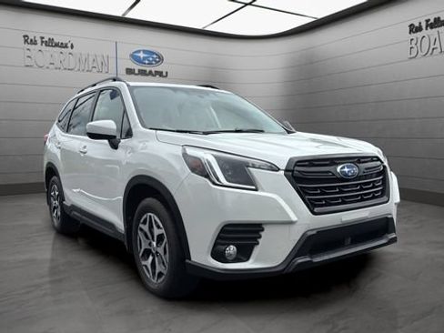 Used 2023 Subaru Forester Premium AWD/4WD image 2
