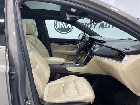 Used 2018 Cadillac XT5 Luxury w/ Driver Awareness Package image 34