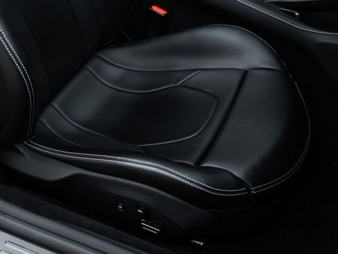 Used 2019 Ferrari Portofino image 32