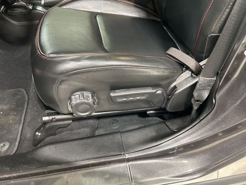 Used 2022 Jeep Wrangler Unlimited Rubicon w/ Dual Top Group image 11