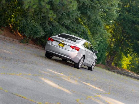 Used 2019 Chevrolet Impala LT FWD image 47