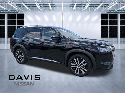 Used 2025 Nissan Pathfinder Platinum AWD/4WD image 1