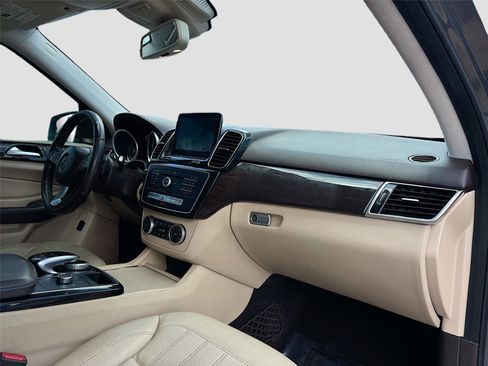 Used 2017 Mercedes-Benz GLE 350 w/ Premium 1 Package image 32