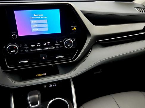 Used 2023 Toyota Highlander XLE image 24