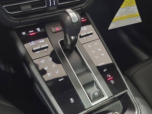 New 2026 Porsche Macan AWD/4WD image 24
