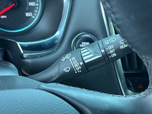 Used 2023 Chevrolet Traverse RS AWD/4WD image 38