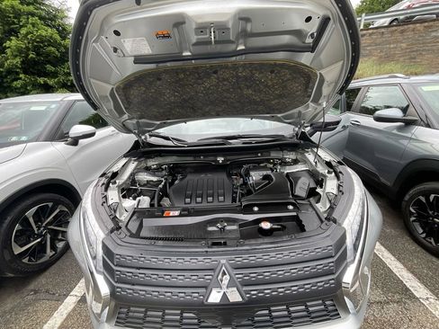 Used 2025 Mitsubishi Eclipse Cross AWD image 25