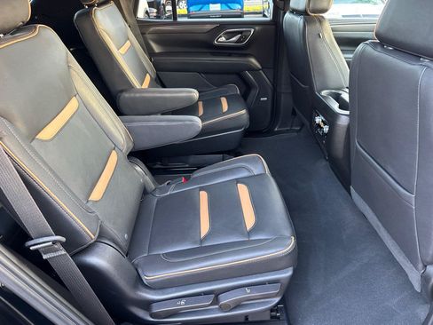 Used 2023 GMC Yukon AT4 w/ AT4 Premium Plus Package AWD/4WD image 19