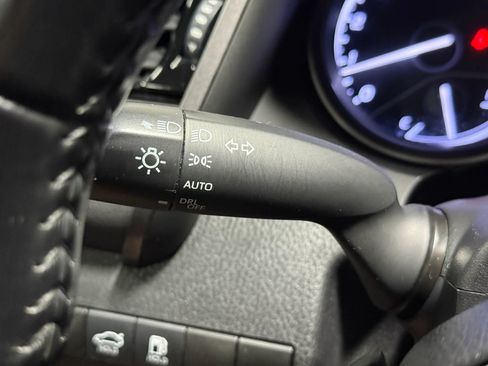 Used 2022 Toyota Camry SE FWD image 28