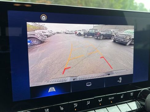 Used 2023 Chevrolet Colorado Z71 w/ Z71 Convenience Package 2 image 28