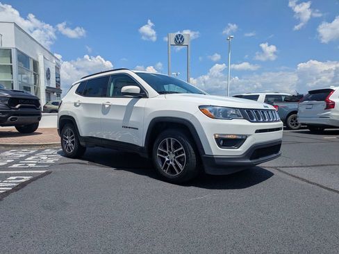 Used 2018 Jeep Compass Latitude w/ Popular Equipment Group FWD image 3