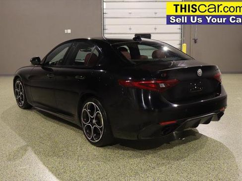 Used 2021 Alfa Romeo Giulia Ti Sport w/ Carbon Package AWD/4WD image 5
