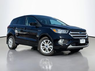 Used 2019 Ford Escape SE video 1