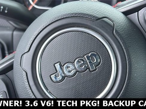 Used 2024 Jeep Wrangler Rubicon w/ Technology Group image 11