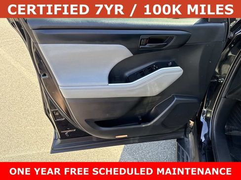 Used 2024 Toyota Highlander LE FWD image 13