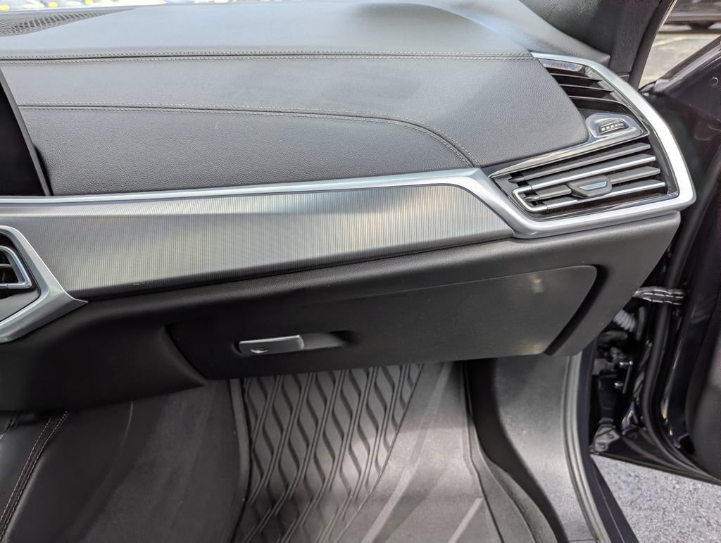 Used 2023 BMW X6 xDrive40i w/ M Sport Package AWD/4WD image 34