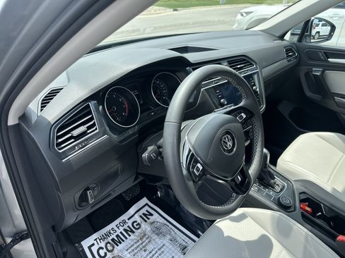 Used 2021 Volkswagen Tiguan SE AWD/4WD image 10