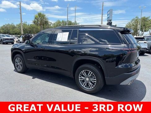Used 2026 Chevrolet Traverse LT w/ Driver Confidence Package FWD image 4