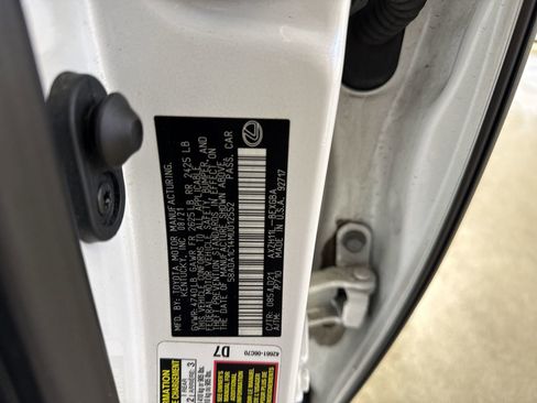 Used 2021 Lexus ES 300h w/ Premium Package image 38