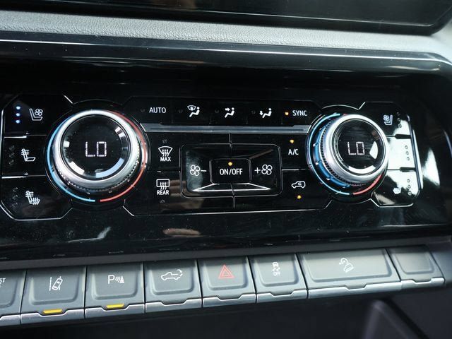 New 2026 GMC Sierra 2500 AT4 w/ AT4 Premium Plus Package AWD/4WD image 35
