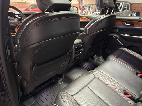 Used 2023 Jeep Grand Cherokee Summit AWD/4WD image 27