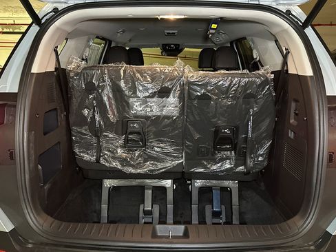 New 2026 Kia Carnival EX image 6