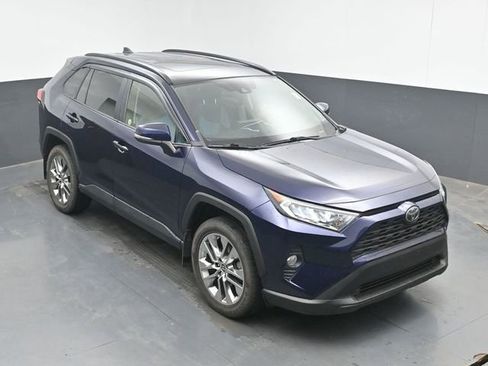 Used 2019 Toyota RAV4 XLE Premium FWD image 19