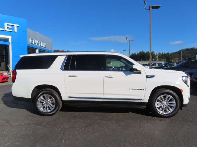 Used 2024 GMC Yukon XL SLT w/ SLT Luxury Package AWD/4WD image 9