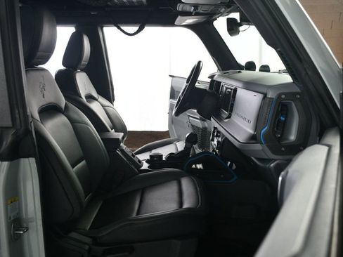 Used 2022 Ford Bronco Black Diamond image 33