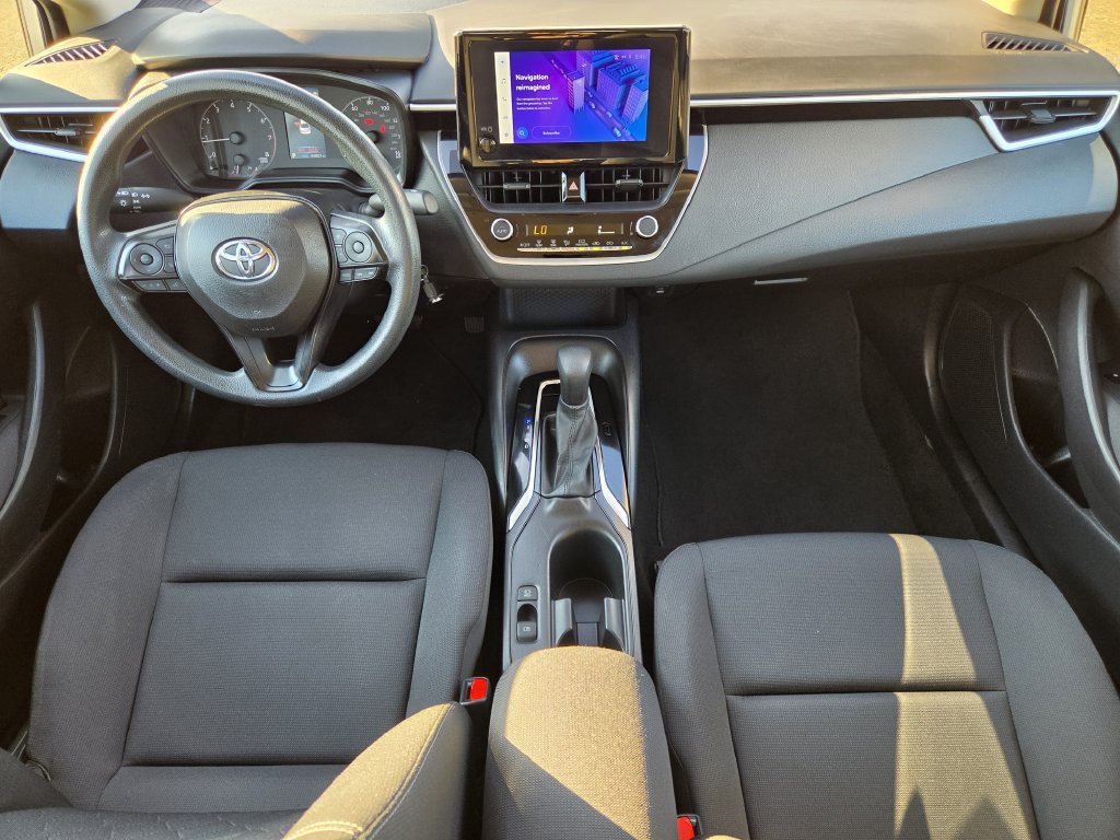 Used 2025 Toyota Corolla LE FWD image 12