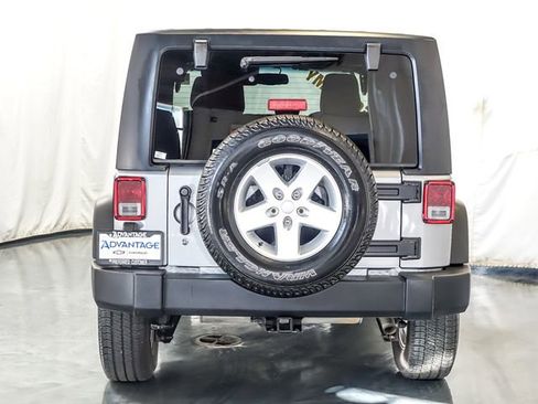 Used 2017 Jeep Wrangler Sport w/ Quick Order Package 24S AWD/4WD image 8