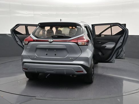 Used 2022 Nissan Kicks SR w/ Premium Package FWD image 37
