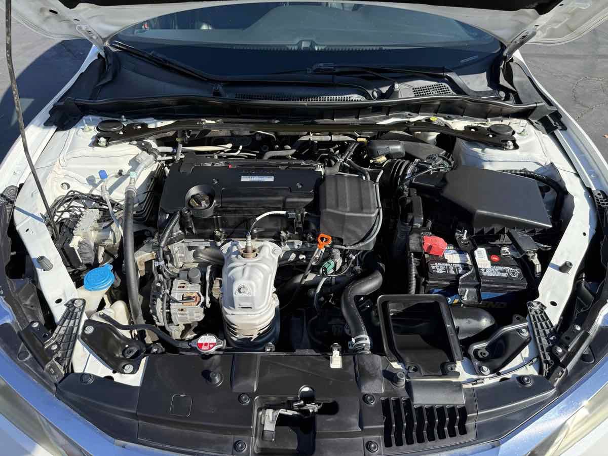 Used 2017 Honda Accord Sport image 10